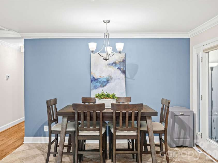 7400 Thorncliff Drive, Charlotte, NC 28210.  MLS# CAR4418127, YatesRealty ID 49580. Dining Area