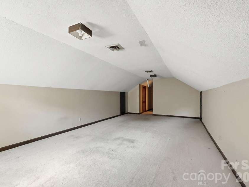 3321 Chilham Place, Charlotte, NC 28226.  MLS# CAR4421072, YatesRealty ID 49581. 