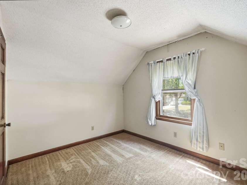 3321 Chilham Place, Charlotte, NC 28226.  MLS# CAR4421072, YatesRealty ID 49581. 