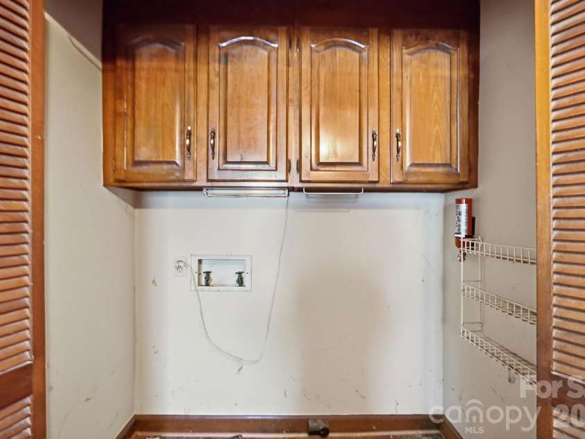 3321 Chilham Place, Charlotte, NC 28226.  MLS# CAR4421072, YatesRealty ID 49581. 