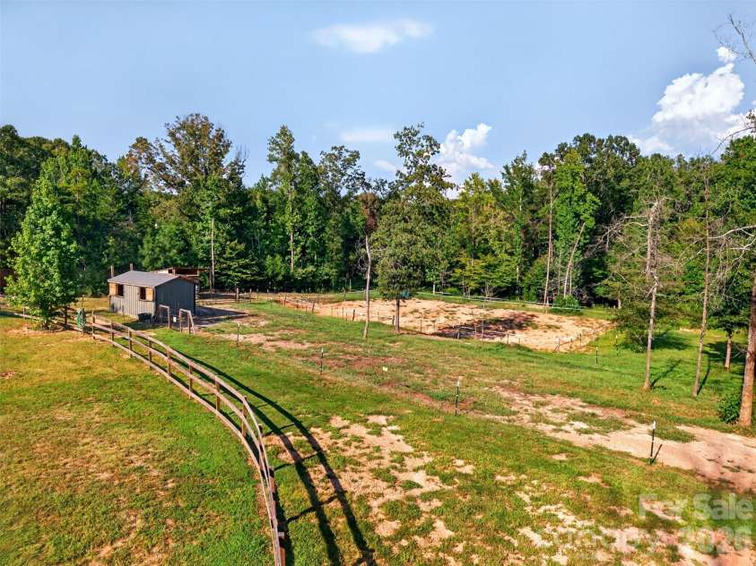 316 Oak Grove Road, Landrum, SC 29356.  MLS# CAR4422403, YatesRealty ID 49582. 