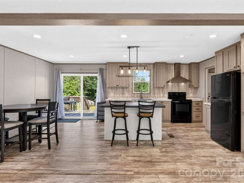 316 Oak Grove Road, Landrum, SC 29356.  MLS# CAR4422403, YatesRealty ID 49582. 