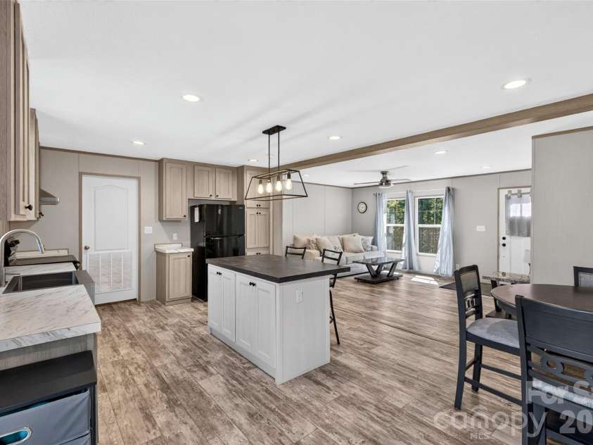 316 Oak Grove Road, Landrum, SC 29356.  MLS# CAR4422403, YatesRealty ID 49582. 
