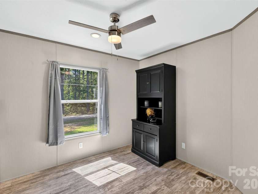 316 Oak Grove Road, Landrum, SC 29356.  MLS# CAR4422403, YatesRealty ID 49582. 