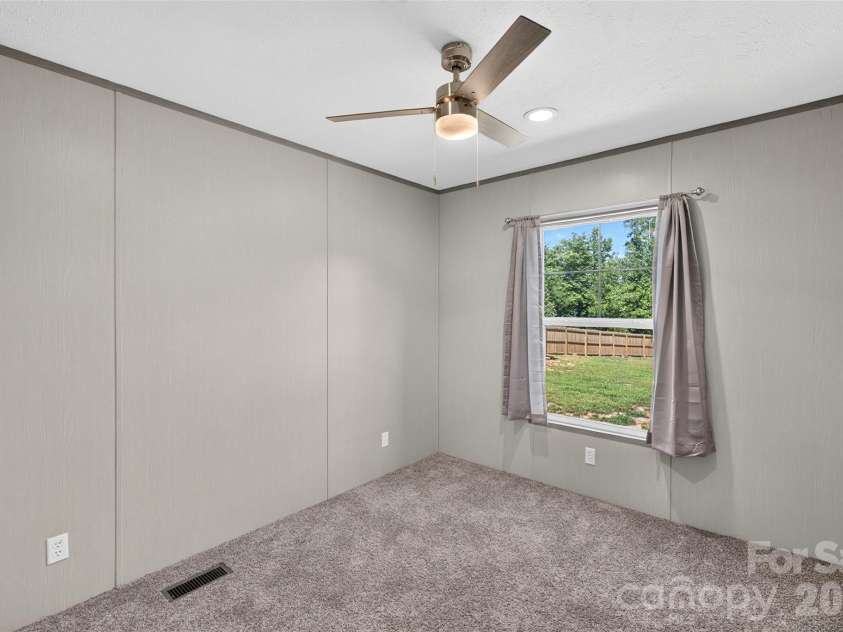 316 Oak Grove Road, Landrum, SC 29356.  MLS# CAR4422403, YatesRealty ID 49582. 