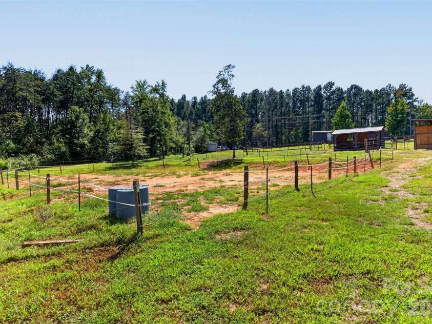 316 Oak Grove Road, Landrum, SC 29356.  MLS# CAR4422403, YatesRealty ID 49582. 