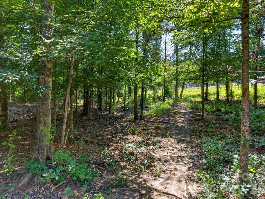 316 Oak Grove Road, Landrum, SC 29356.  MLS# CAR4422403, YatesRealty ID 49582. 