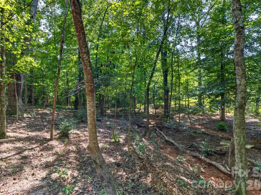 316 Oak Grove Road, Landrum, SC 29356.  MLS# CAR4422403, YatesRealty ID 49582. 