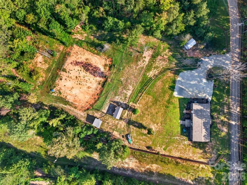 316 Oak Grove Road, Landrum, SC 29356.  MLS# CAR4422403, YatesRealty ID 49582. 