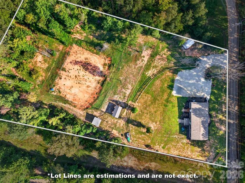 316 Oak Grove Road, Landrum, SC 29356.  MLS# CAR4422403, YatesRealty ID 49582. 
