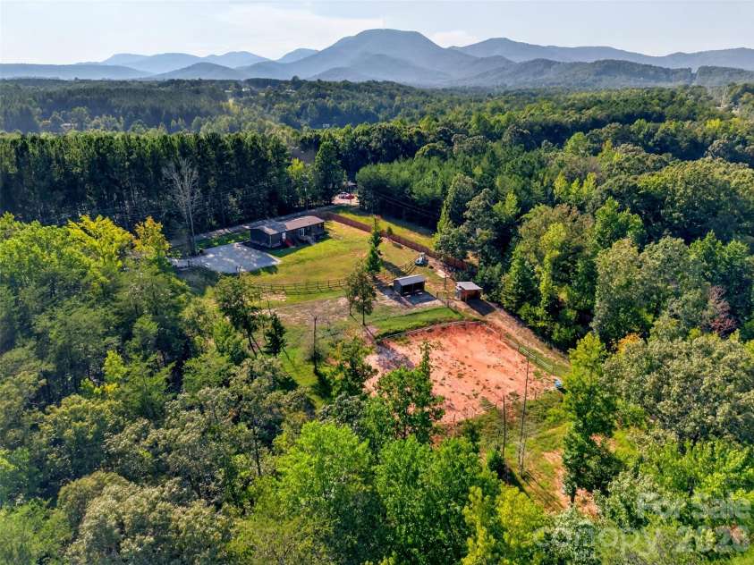 316 Oak Grove Road, Landrum, SC 29356.  MLS# CAR4422403, YatesRealty ID 49582. 