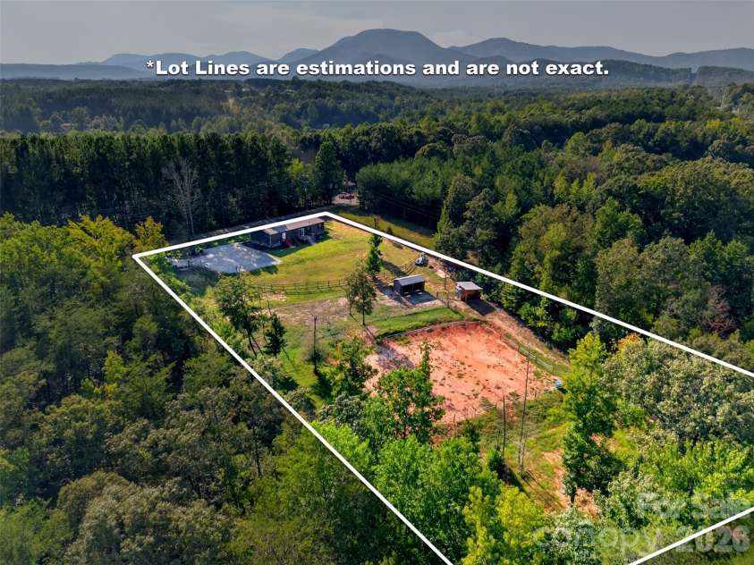316 Oak Grove Road, Landrum, SC 29356.  MLS# CAR4422403, YatesRealty ID 49582. 