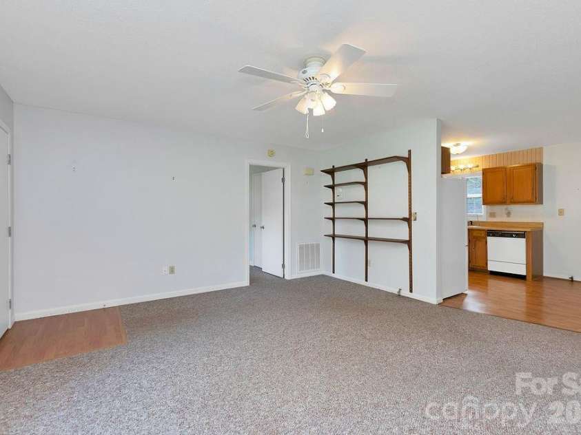 234 Resada Drive, Brevard, NC 28712.  MLS# CAR4422356, YatesRealty ID 49585. 