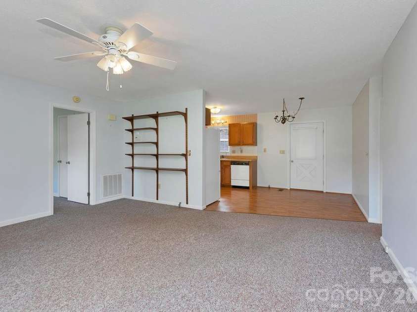 234 Resada Drive, Brevard, NC 28712.  MLS# CAR4422356, YatesRealty ID 49585. 