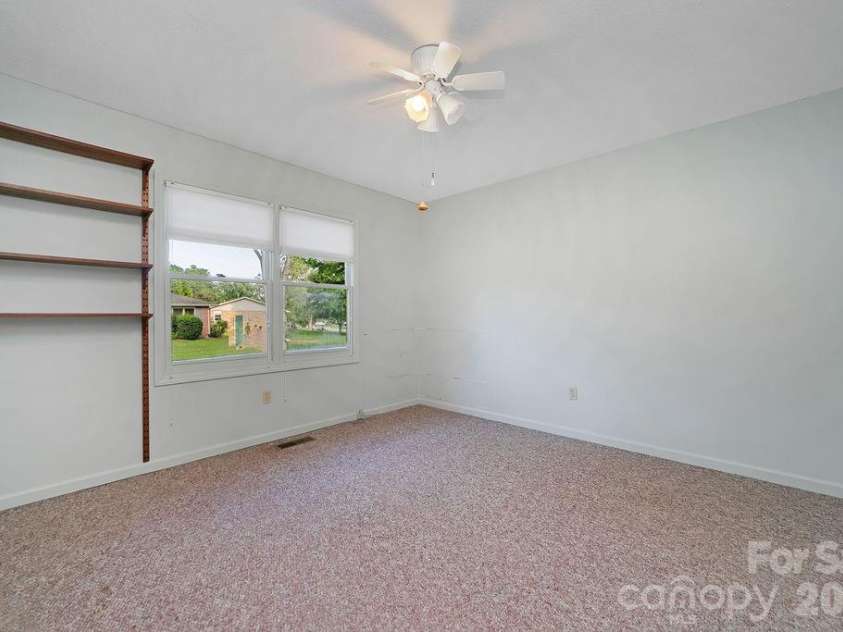 234 Resada Drive, Brevard, NC 28712.  MLS# CAR4422356, YatesRealty ID 49585. 