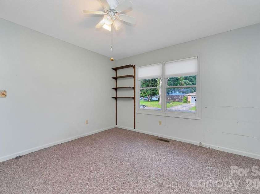 234 Resada Drive, Brevard, NC 28712.  MLS# CAR4422356, YatesRealty ID 49585. 