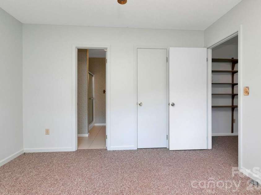 234 Resada Drive, Brevard, NC 28712.  MLS# CAR4422356, YatesRealty ID 49585. 