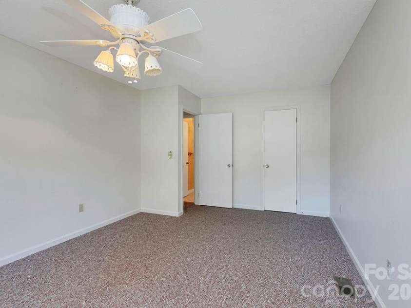 234 Resada Drive, Brevard, NC 28712.  MLS# CAR4422356, YatesRealty ID 49585. 