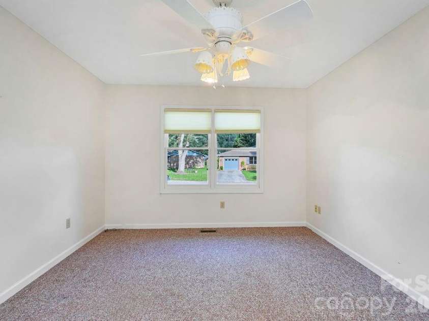 234 Resada Drive, Brevard, NC 28712.  MLS# CAR4422356, YatesRealty ID 49585. 