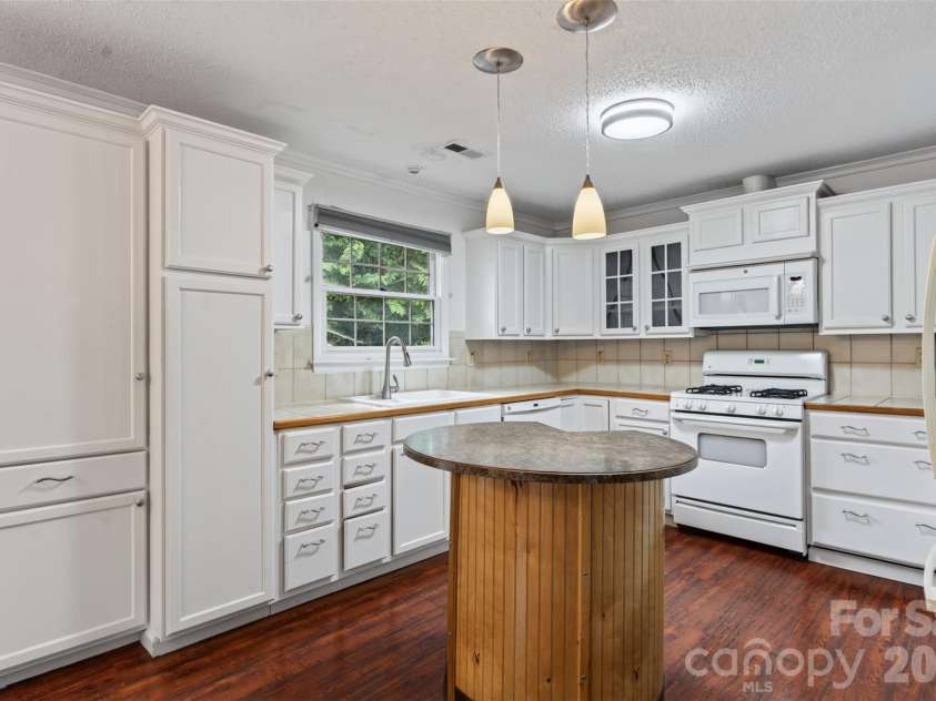 115 Eller Road, Gastonia, NC 28056.  MLS# CAR4409479, YatesRealty ID 49587. 