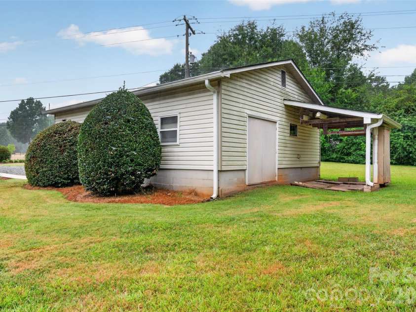 115 Eller Road, Gastonia, NC 28056.  MLS# CAR4409479, YatesRealty ID 49587. 