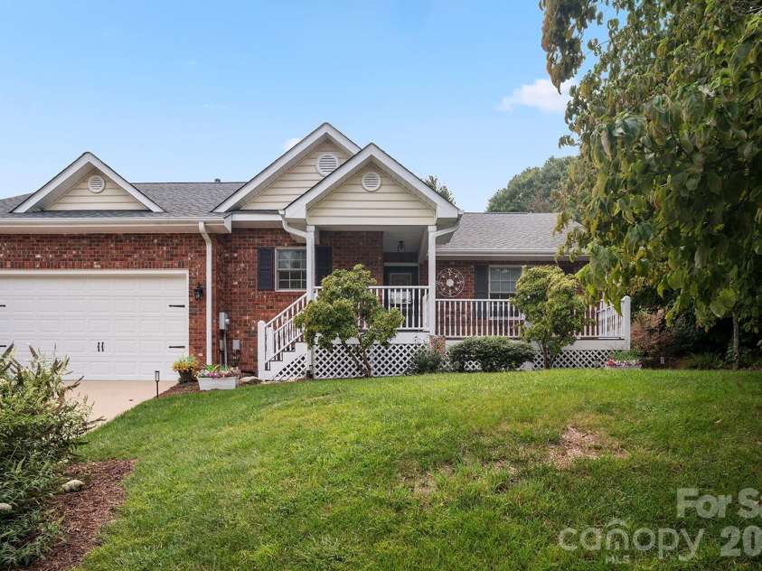 647 High Quarry Road, Hendersonville, NC 28791.  MLS# CAR4416644, YatesRealty ID 49589. 