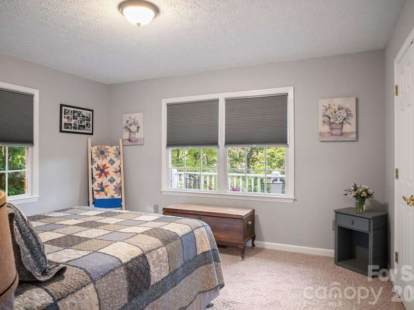 647 High Quarry Road, Hendersonville, NC 28791.  MLS# CAR4416644, YatesRealty ID 49589. 