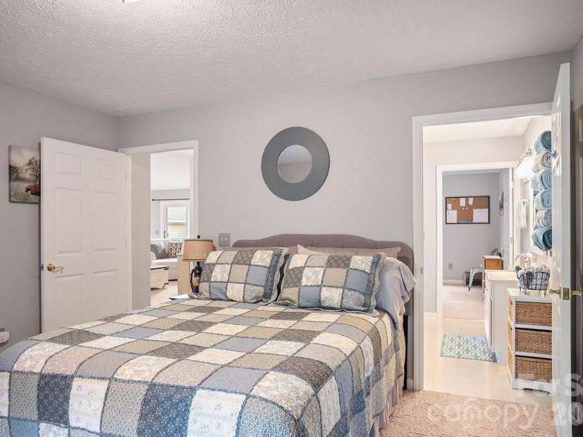647 High Quarry Road, Hendersonville, NC 28791.  MLS# CAR4416644, YatesRealty ID 49589. 