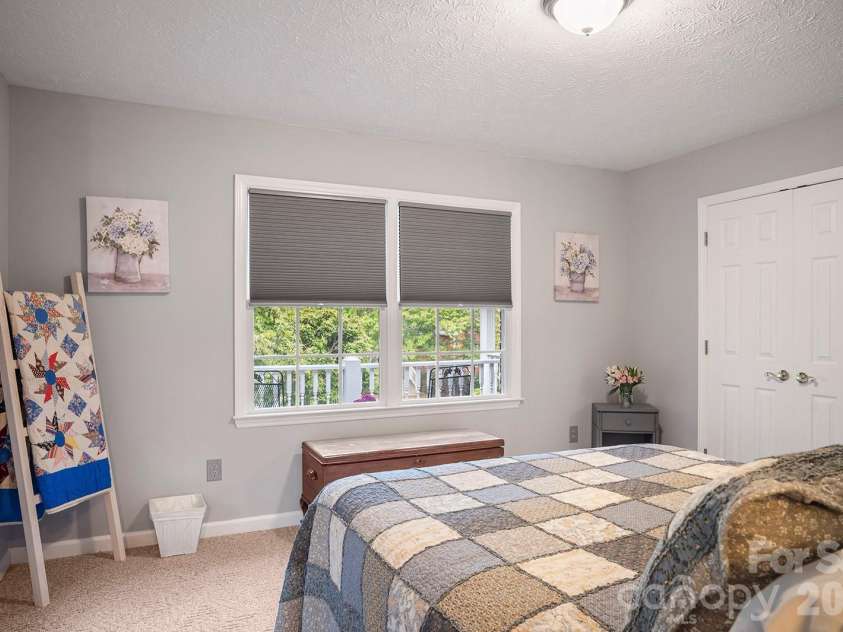 647 High Quarry Road, Hendersonville, NC 28791.  MLS# CAR4416644, YatesRealty ID 49589. 
