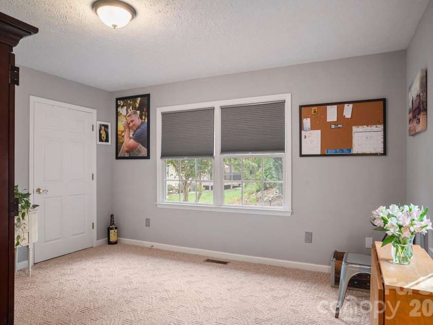 647 High Quarry Road, Hendersonville, NC 28791.  MLS# CAR4416644, YatesRealty ID 49589. 