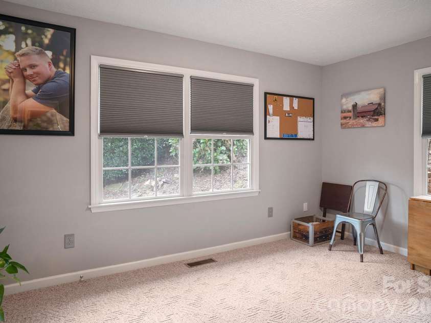 647 High Quarry Road, Hendersonville, NC 28791.  MLS# CAR4416644, YatesRealty ID 49589. 
