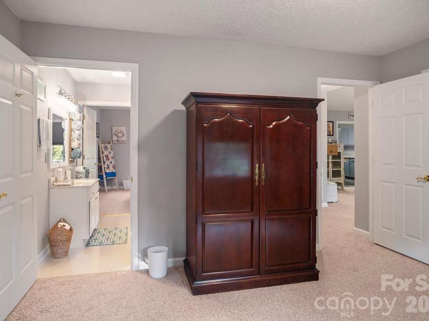 647 High Quarry Road, Hendersonville, NC 28791.  MLS# CAR4416644, YatesRealty ID 49589. 