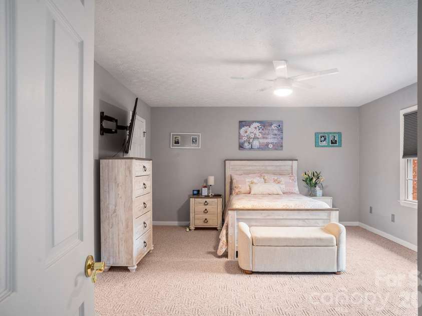 647 High Quarry Road, Hendersonville, NC 28791.  MLS# CAR4416644, YatesRealty ID 49589. 