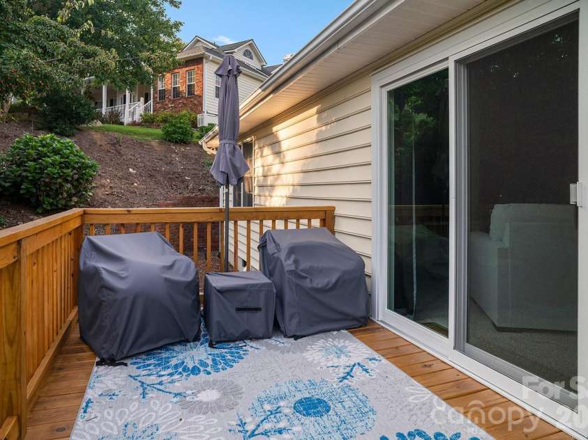 647 High Quarry Road, Hendersonville, NC 28791.  MLS# CAR4416644, YatesRealty ID 49589. 