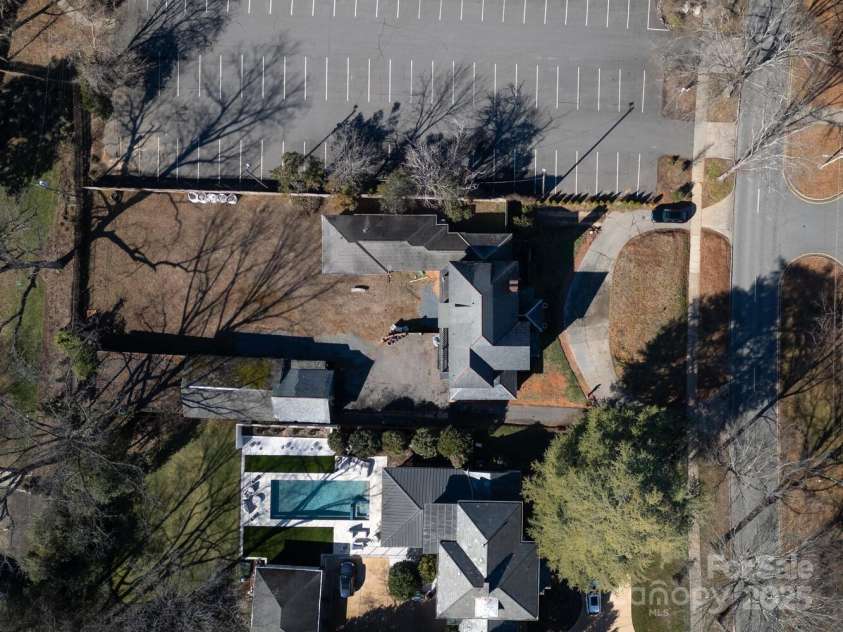 1024 Queens Road, Charlotte, NC 28207.  MLS# CAR4217292, YatesRealty ID 4959. 