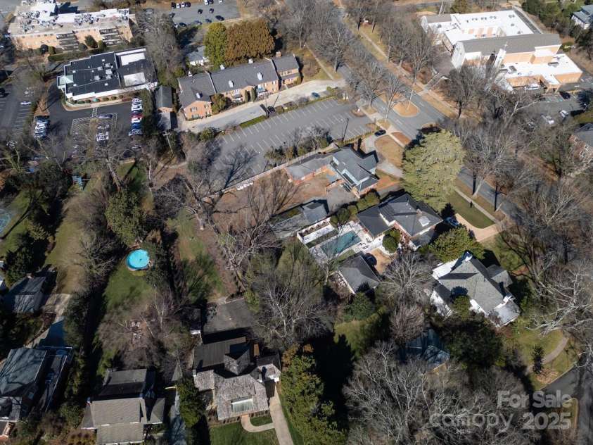 1024 Queens Road, Charlotte, NC 28207.  MLS# CAR4217292, YatesRealty ID 4959. 