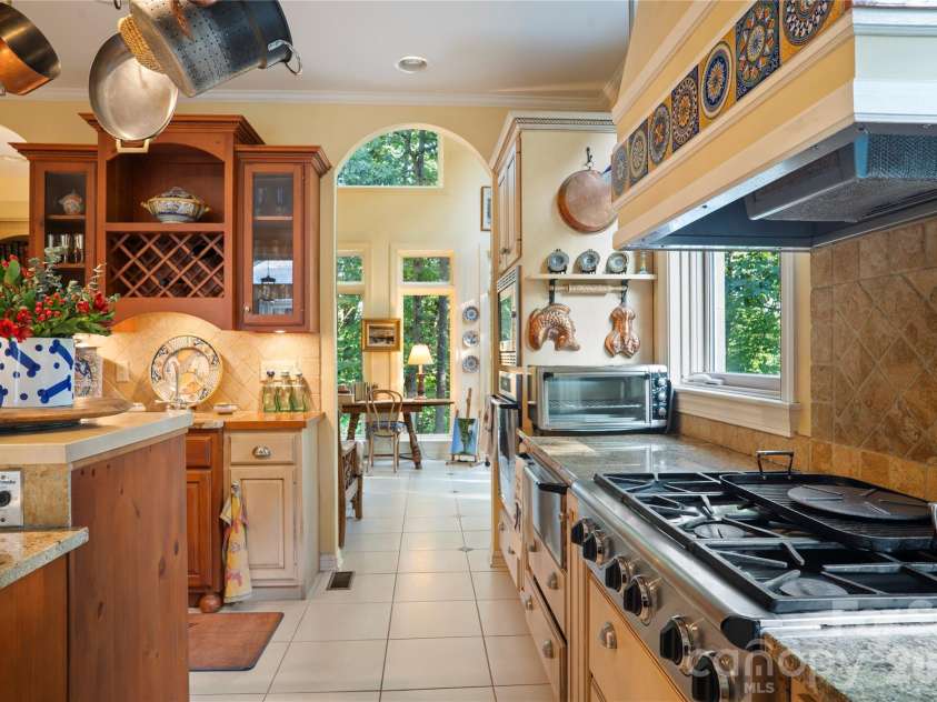 4 Citadel Lane, Hendersonville, NC 28739.  MLS# CAR4416702, YatesRealty ID 49590. 