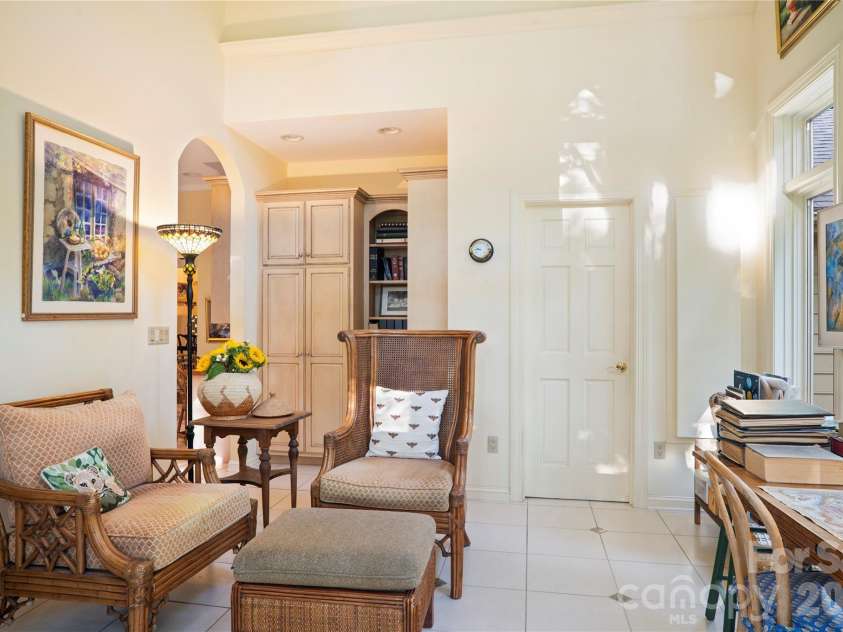 4 Citadel Lane, Hendersonville, NC 28739.  MLS# CAR4416702, YatesRealty ID 49590. 