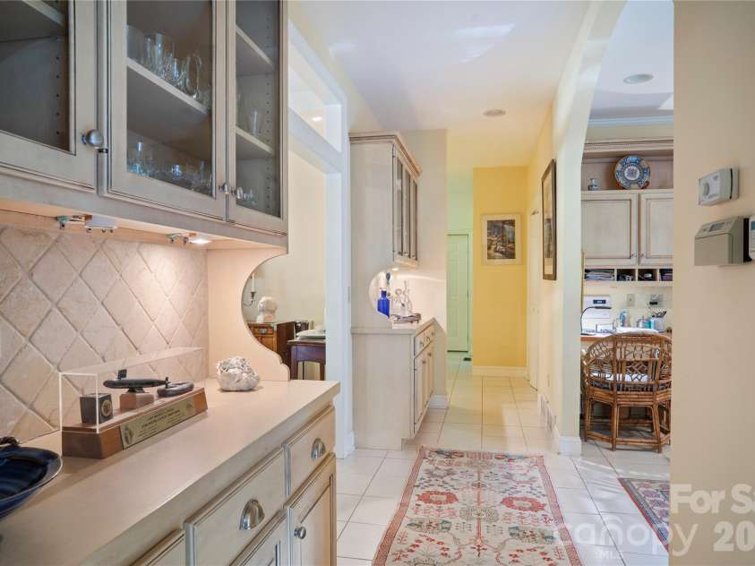 4 Citadel Lane, Hendersonville, NC 28739.  MLS# CAR4416702, YatesRealty ID 49590. 