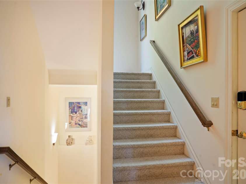 4 Citadel Lane, Hendersonville, NC 28739.  MLS# CAR4416702, YatesRealty ID 49590. 