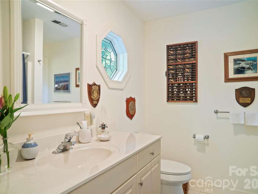4 Citadel Lane, Hendersonville, NC 28739.  MLS# CAR4416702, YatesRealty ID 49590. 