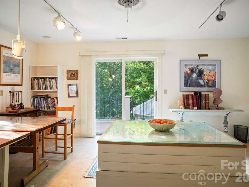 4 Citadel Lane, Hendersonville, NC 28739.  MLS# CAR4416702, YatesRealty ID 49590. 