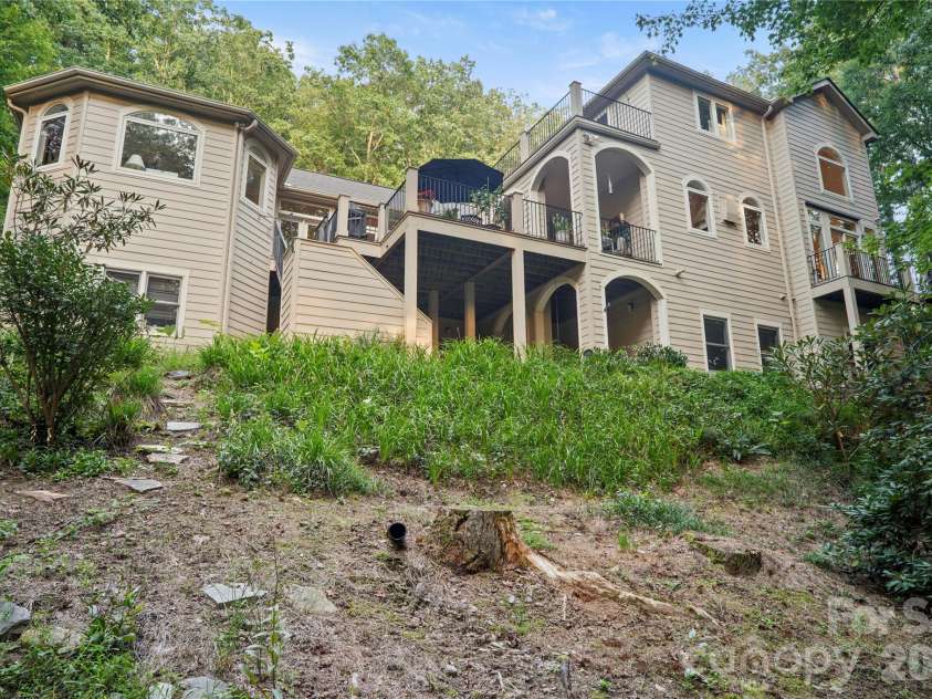 4 Citadel Lane, Hendersonville, NC 28739.  MLS# CAR4416702, YatesRealty ID 49590. 