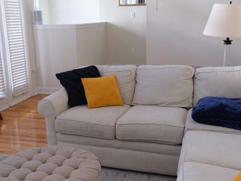 930 Gracie Way, Charlotte, NC 28204.  MLS# CAR4405829, YatesRealty ID 49591. Living Room