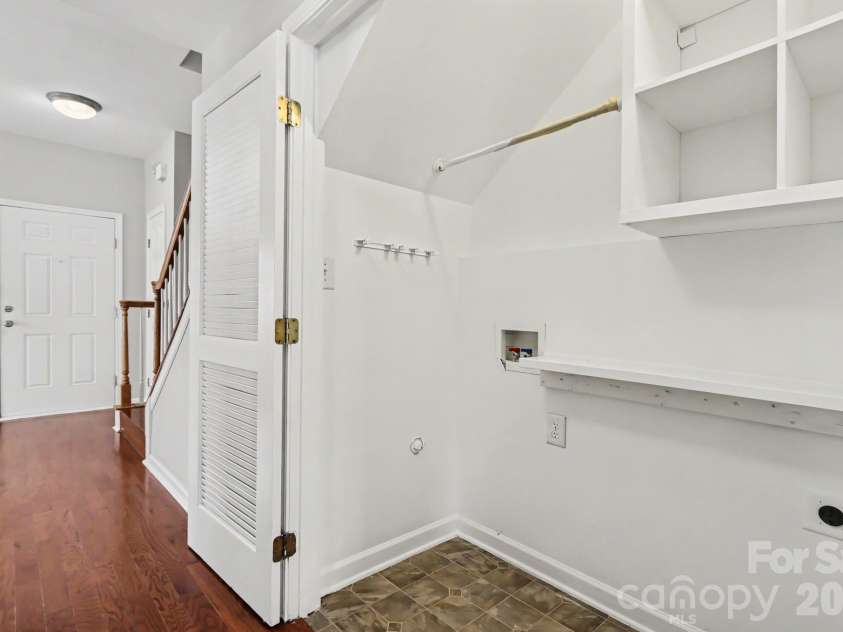 4960 Sunburst Lane, Charlotte, NC 28213.  MLS# CAR4419338, YatesRealty ID 49592. Laundry closet