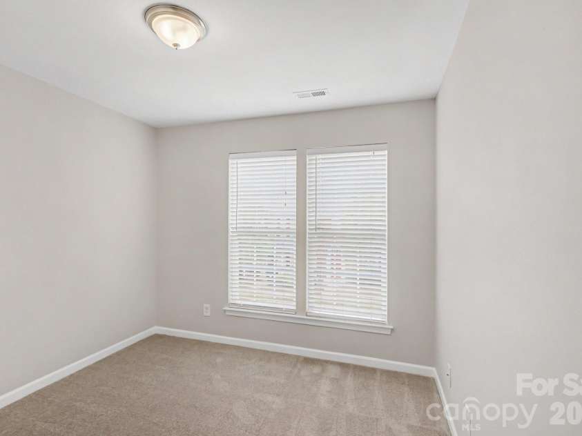 4960 Sunburst Lane, Charlotte, NC 28213.  MLS# CAR4419338, YatesRealty ID 49592. Second guest bedroom