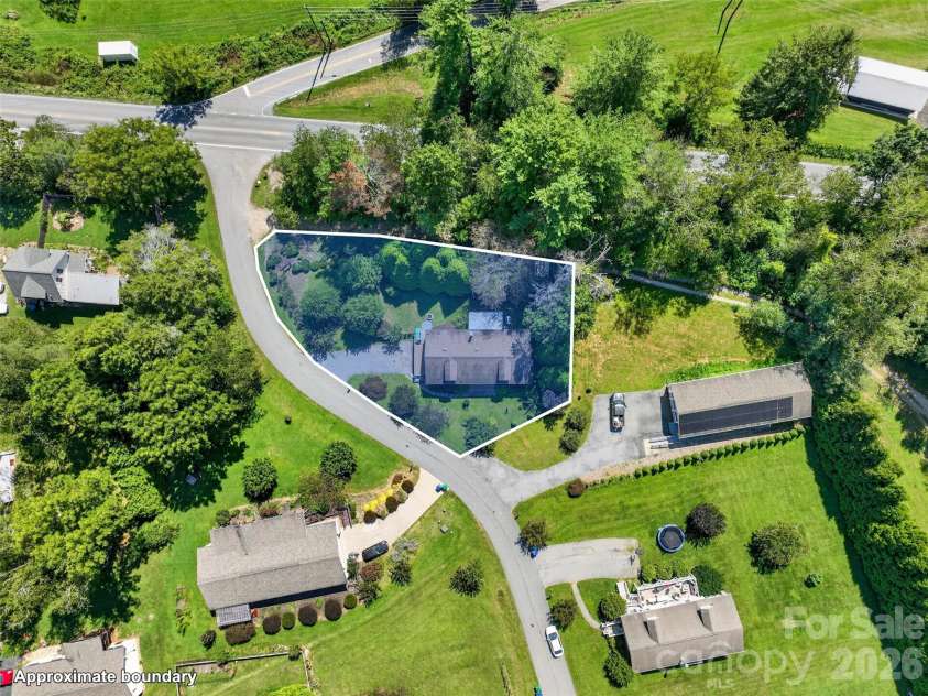 6 Enochs Way, Fletcher, NC 28732.  MLS# CAR4422708, YatesRealty ID 49593. 