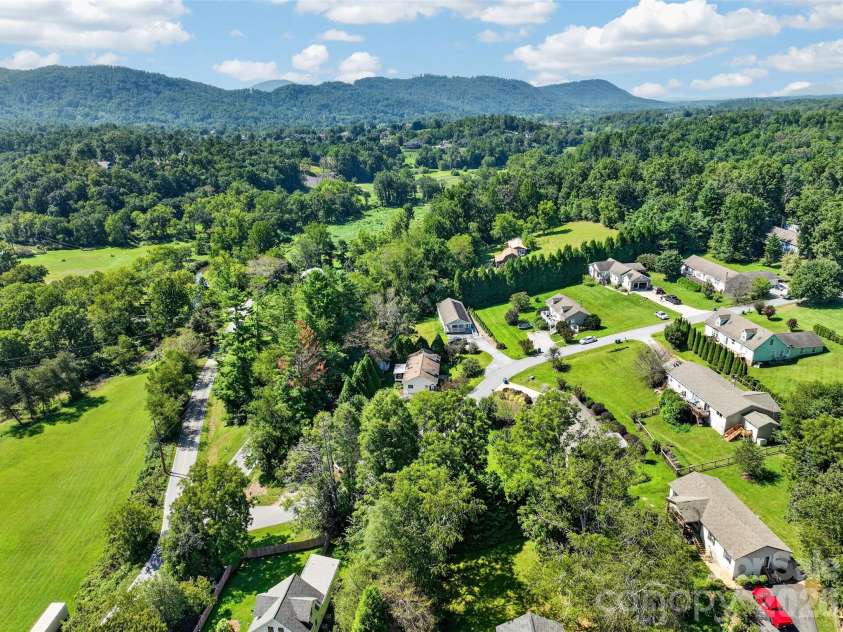 6 Enochs Way, Fletcher, NC 28732.  MLS# CAR4422708, YatesRealty ID 49593. 