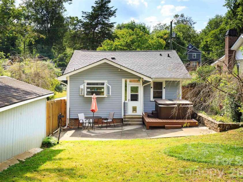 54 Belmont Avenue, Asheville, NC 28806.  MLS# CAR4420958, YatesRealty ID 49597. 