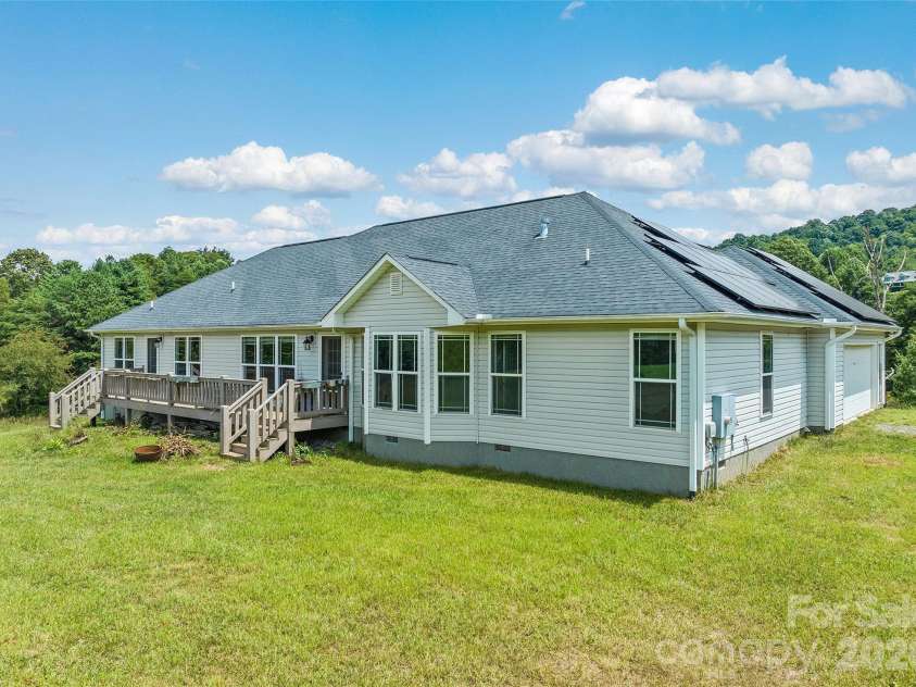 232 Applehill Drive, Waynesville, NC 28786.  MLS# CAR4385199, YatesRealty ID 49598. 
